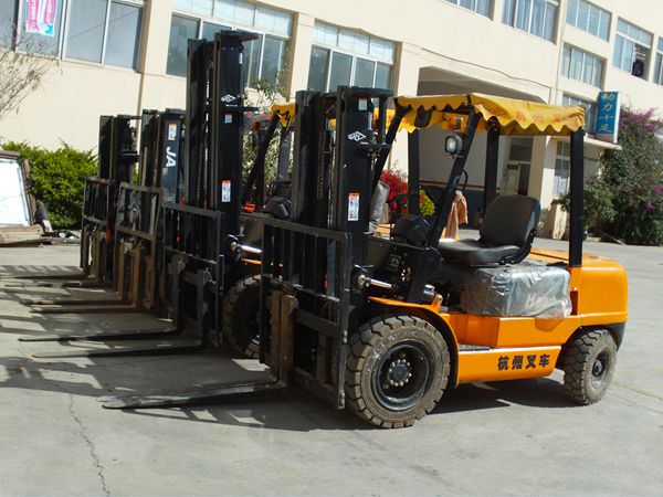 昆明團力叉車租賃服務部 專業設備，高清細節展示